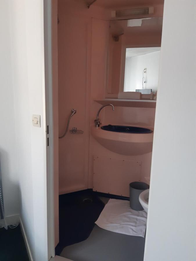 Hotel De La Croix De Malte Cherbourg-en-Cotentin Oda fotoğraf
